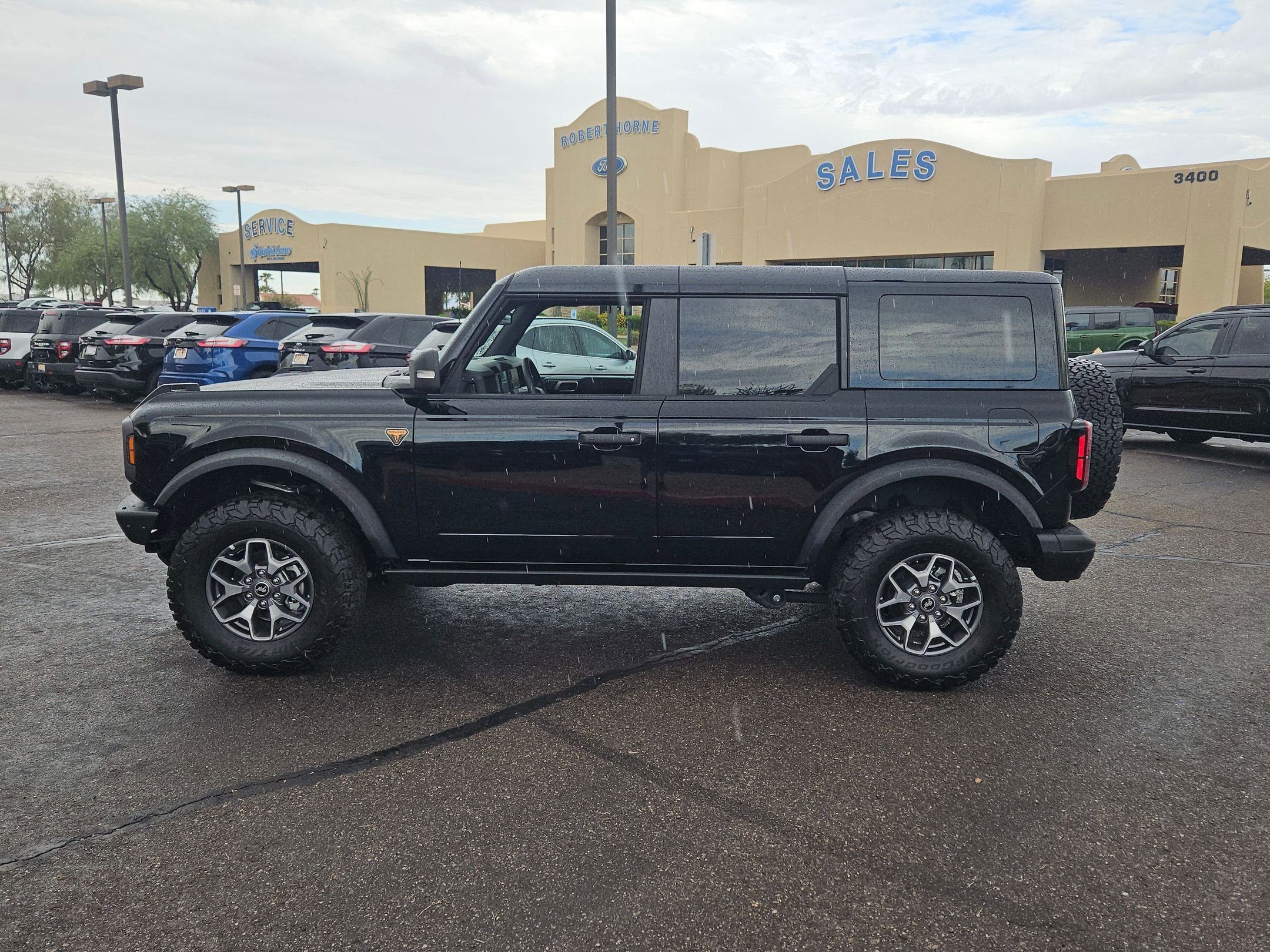 New 2025 Ford Bronco Badlands image 6