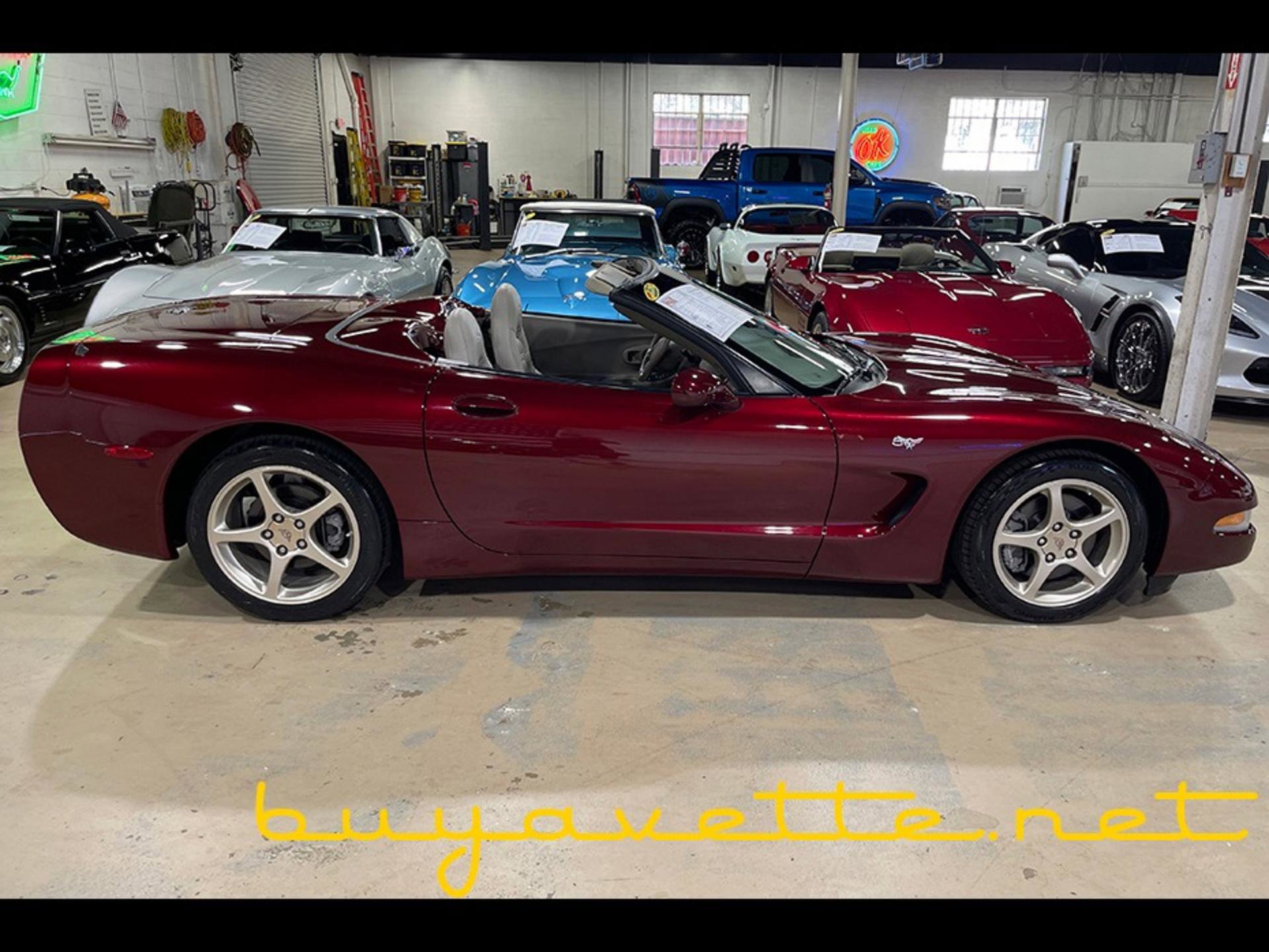 Used 2003 Chevrolet Corvette Convertible w/ Preferred Equipment Group1 image 9