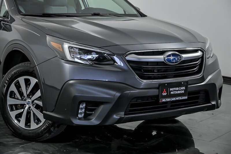 Used 2020 Subaru Outback Premium AWD/4WD image 2
