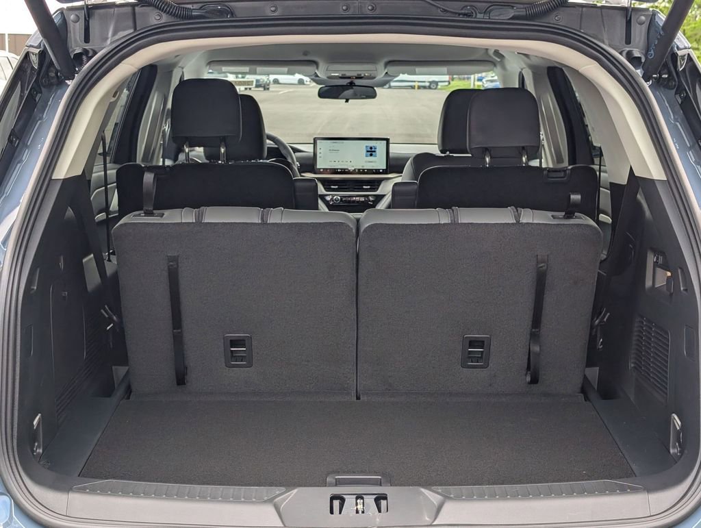 New 2026 Ford Explorer Active AWD/4WD image 7