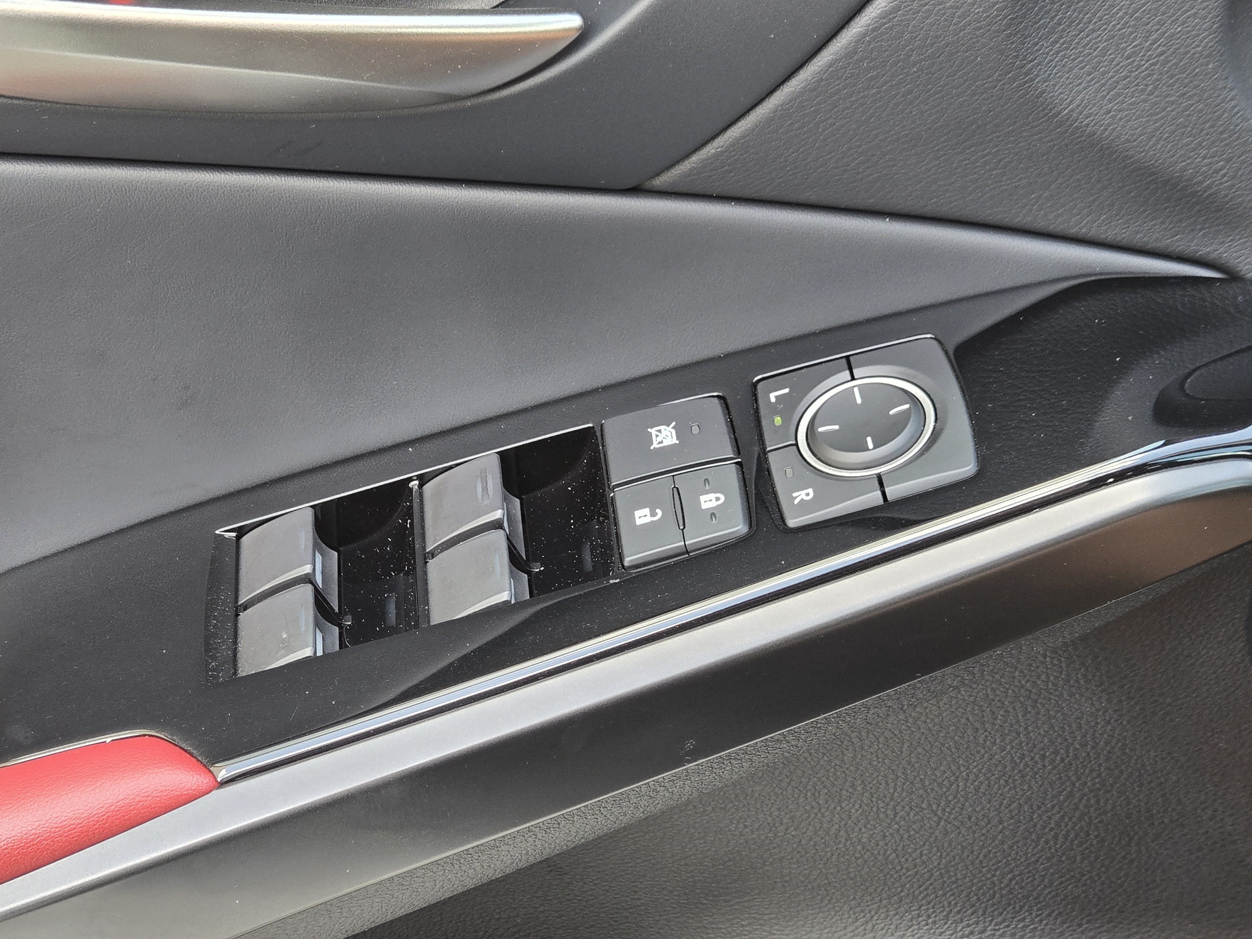 Used 2025 Lexus IS 350 F Sport RWD image 13