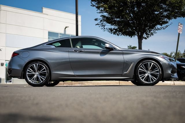Used 2017 INFINITI Q60 3.0t w/ Premium Plus Package 3.0T AWD/4WD image 11