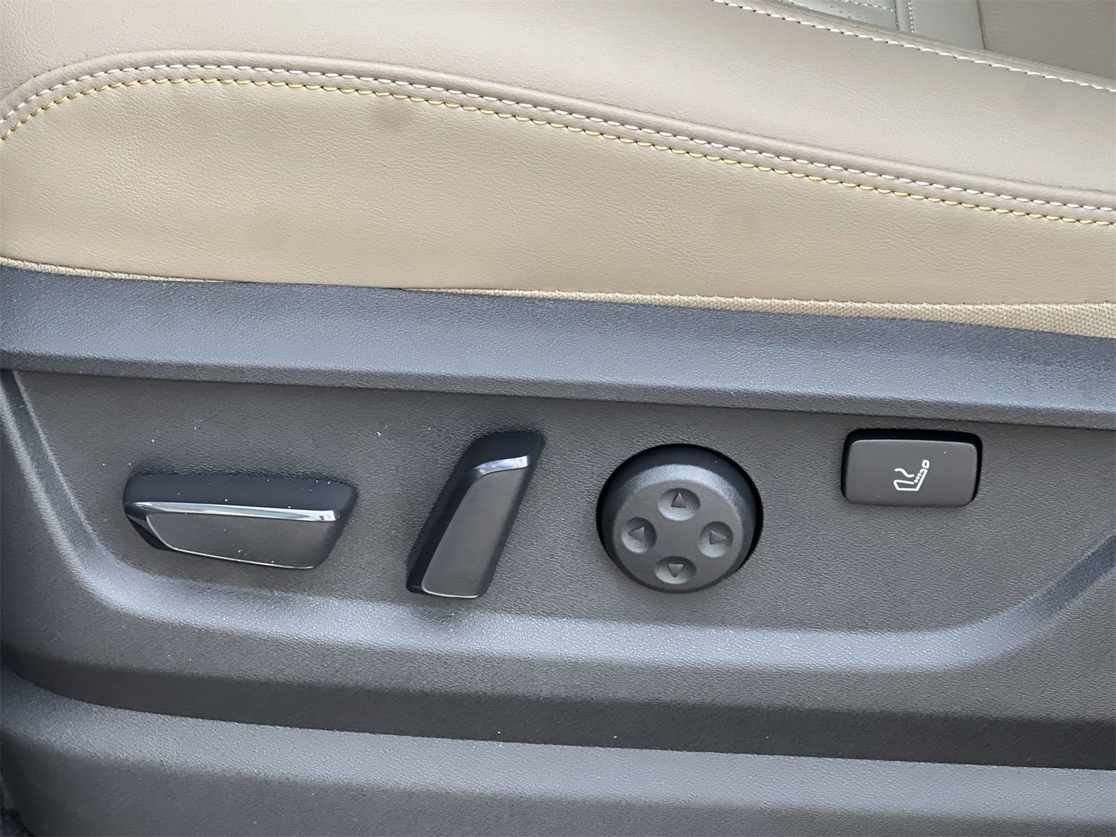 New 2025 Nissan Armada Platinum Reserve image 22