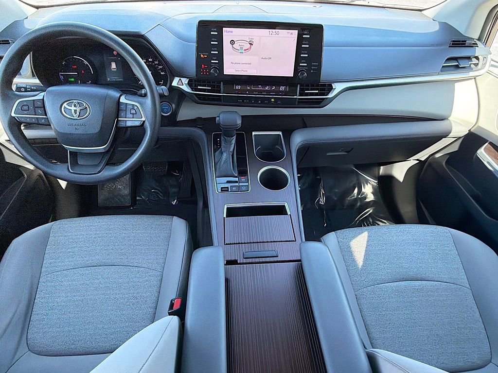 Used 2021 Toyota Sienna LE image 15