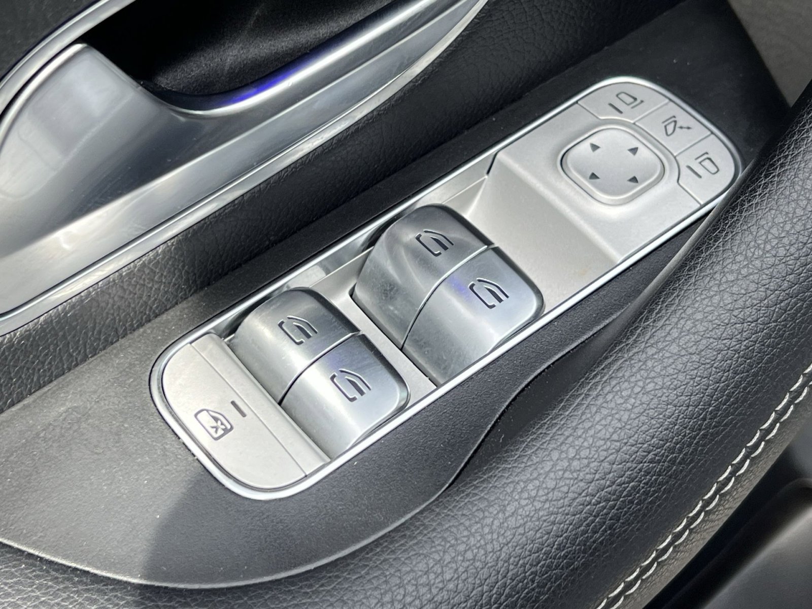 Used 2024 Mercedes-Benz GLS 450 4MATIC image 21