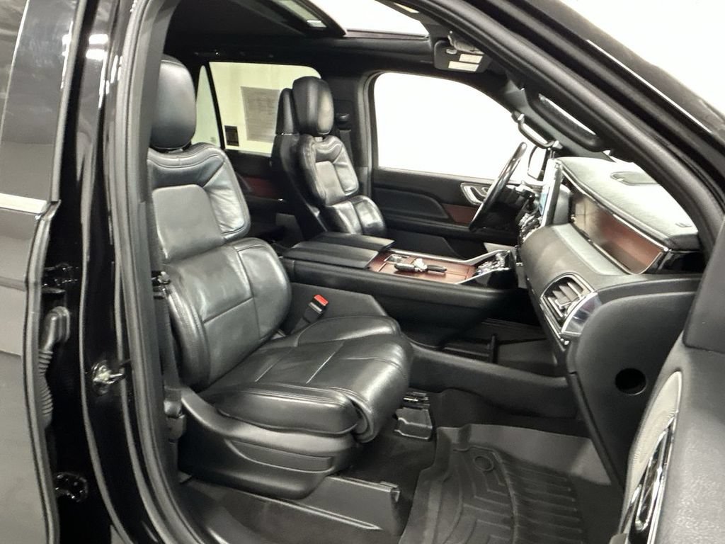 Used 2021 Lincoln Navigator L Reserve AWD/4WD image 25