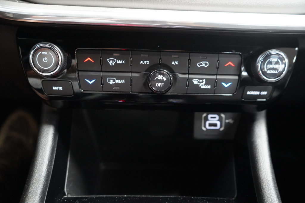 Used 2024 Jeep Compass Limited AWD/4WD image 39