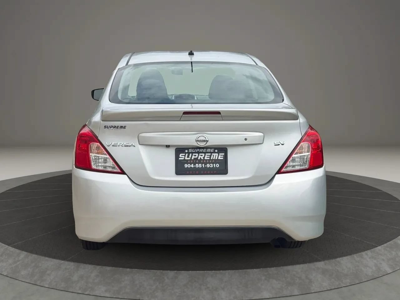 Used 2019 Nissan Versa SV FWD image 4