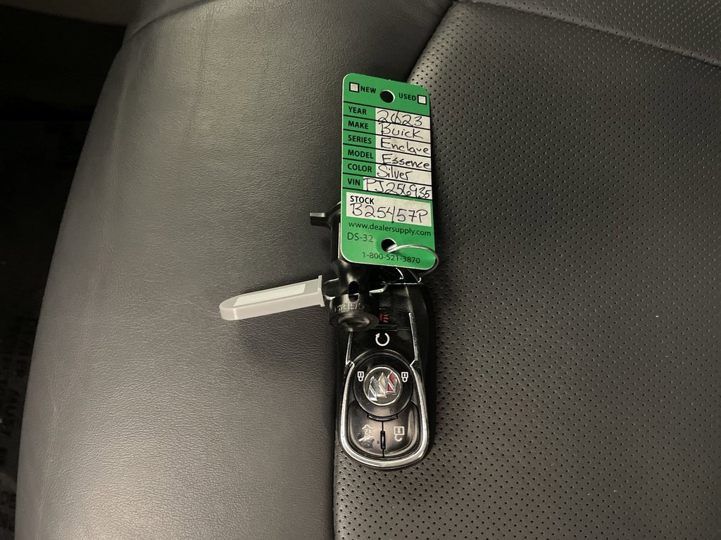 Used 2023 Buick Enclave Essence image 29