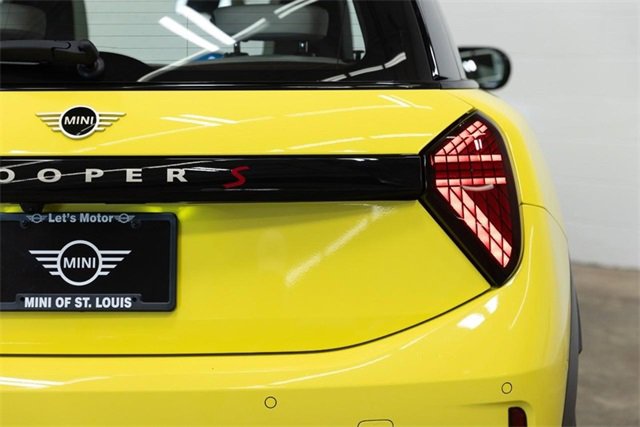 Certified 2025 MINI Cooper S image 11