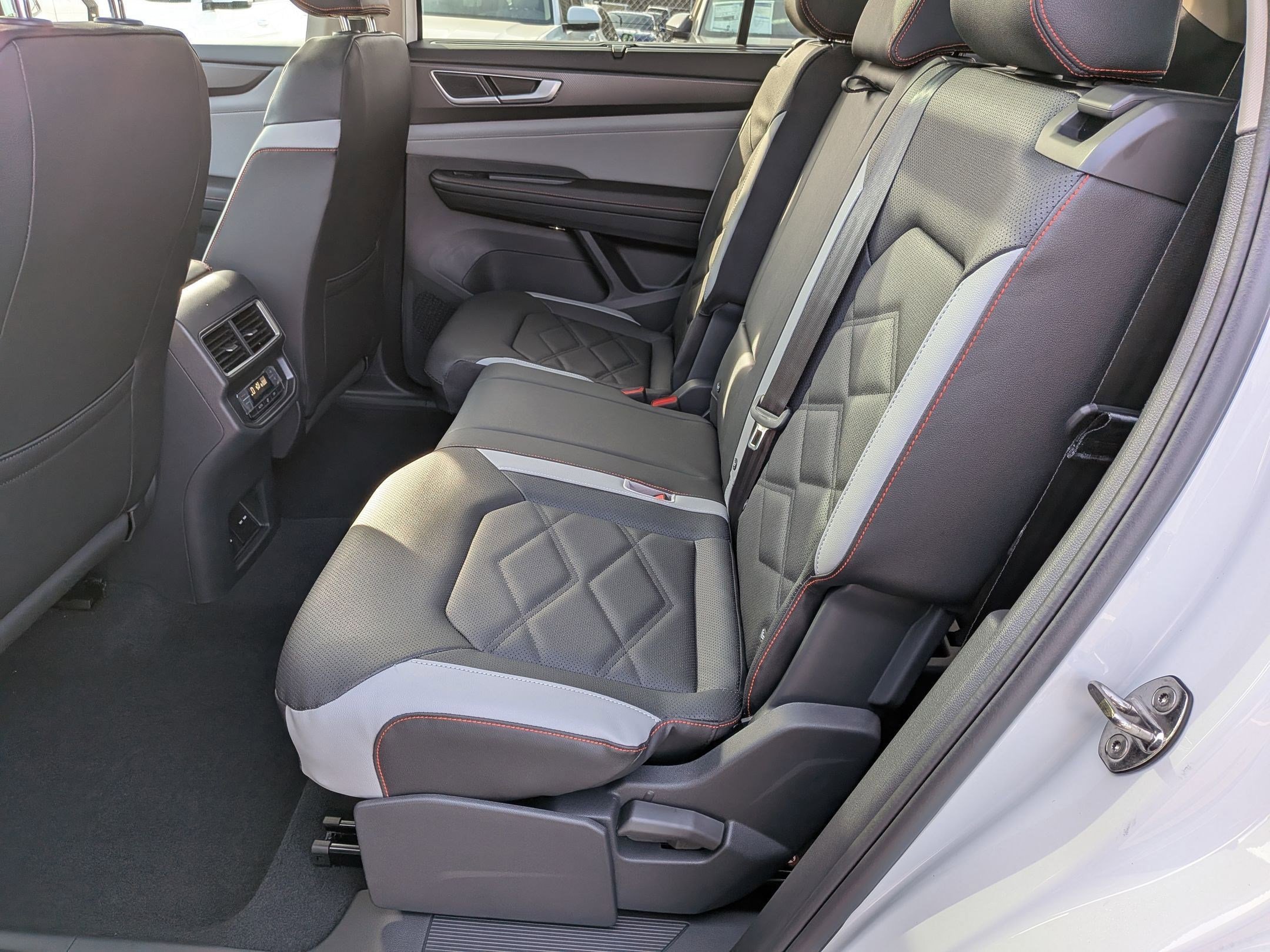 New 2026 Volkswagen Atlas Peak Edition AWD/4WD image 28
