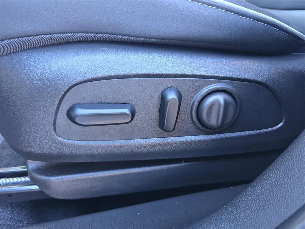 Certified 2024 Buick Encore GX Avenir image 14