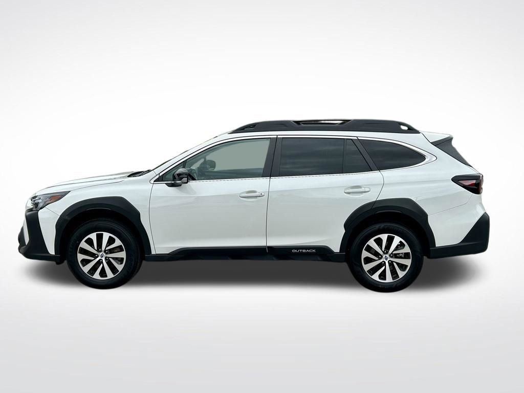 Used 2025 Subaru Outback Premium image 8