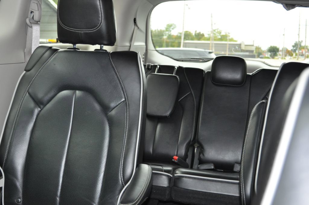 Used 2022 Chrysler Pacifica Limited image 13