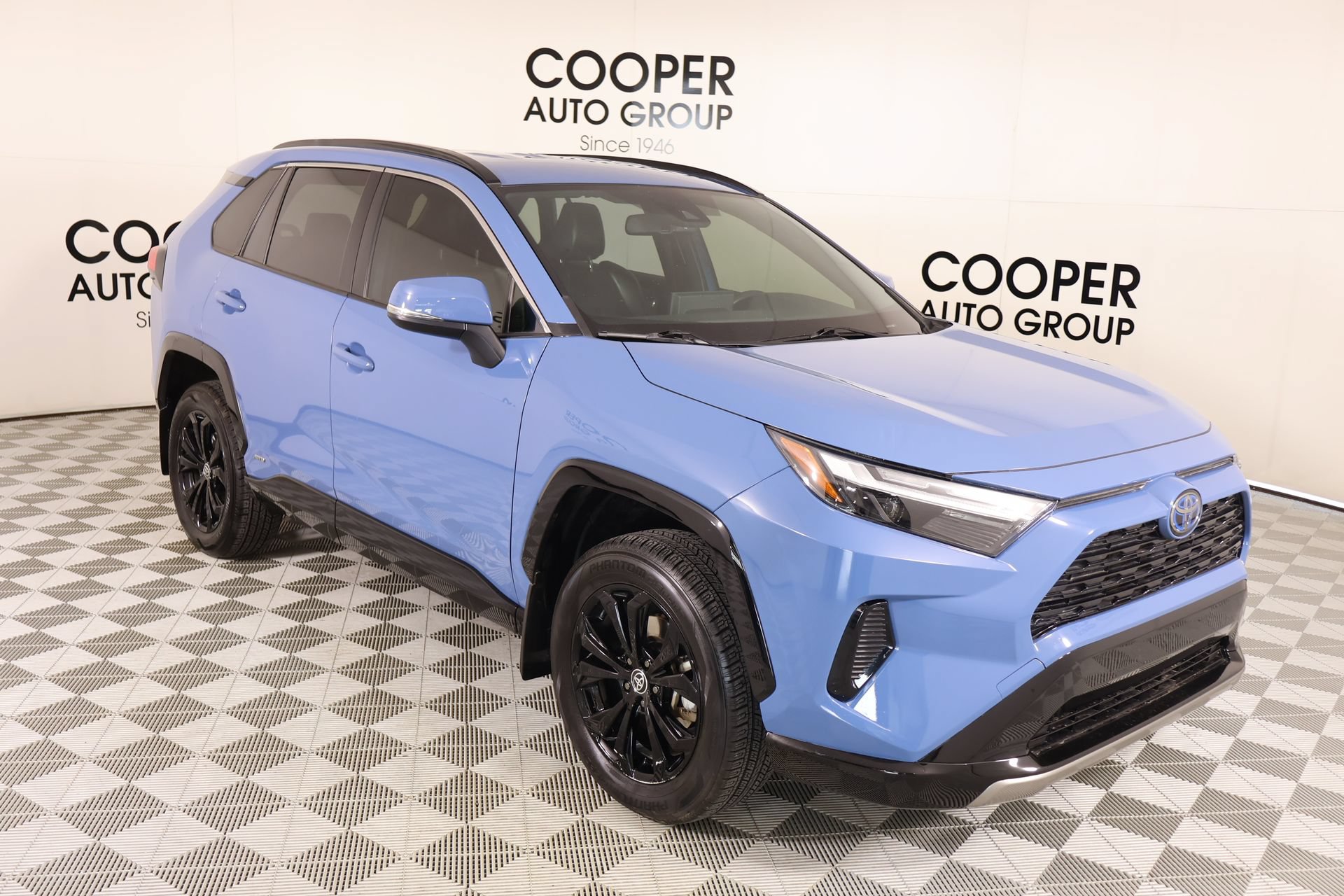 Used 2022 Toyota RAV4 SE AWD/4WD video 1