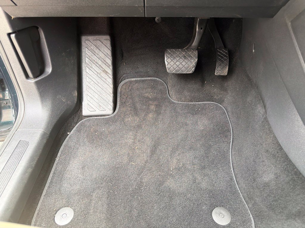 Used 2018 Volkswagen Tiguan SEL AWD/4WD image 39