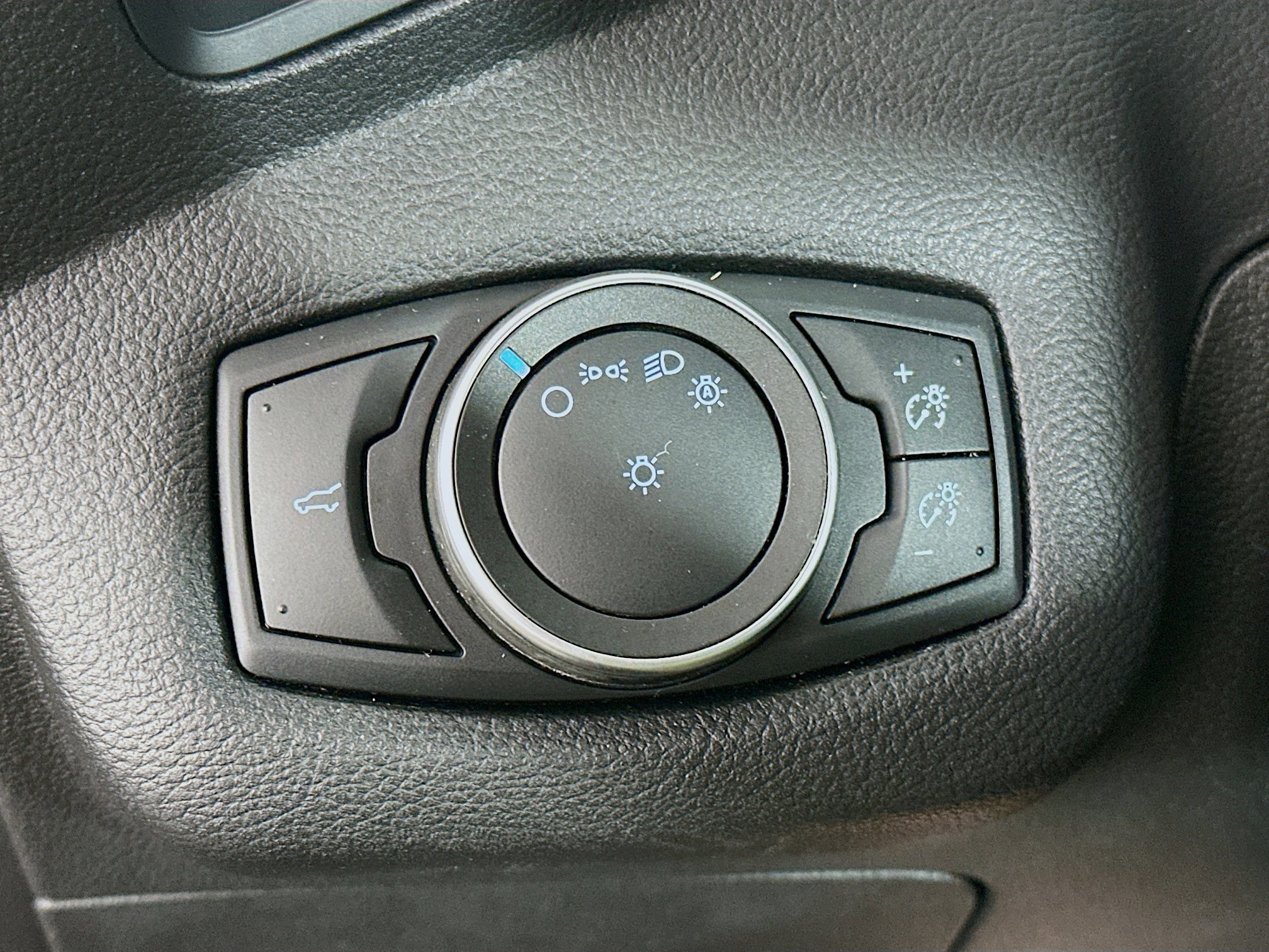 Used 2018 Ford Escape S image 16