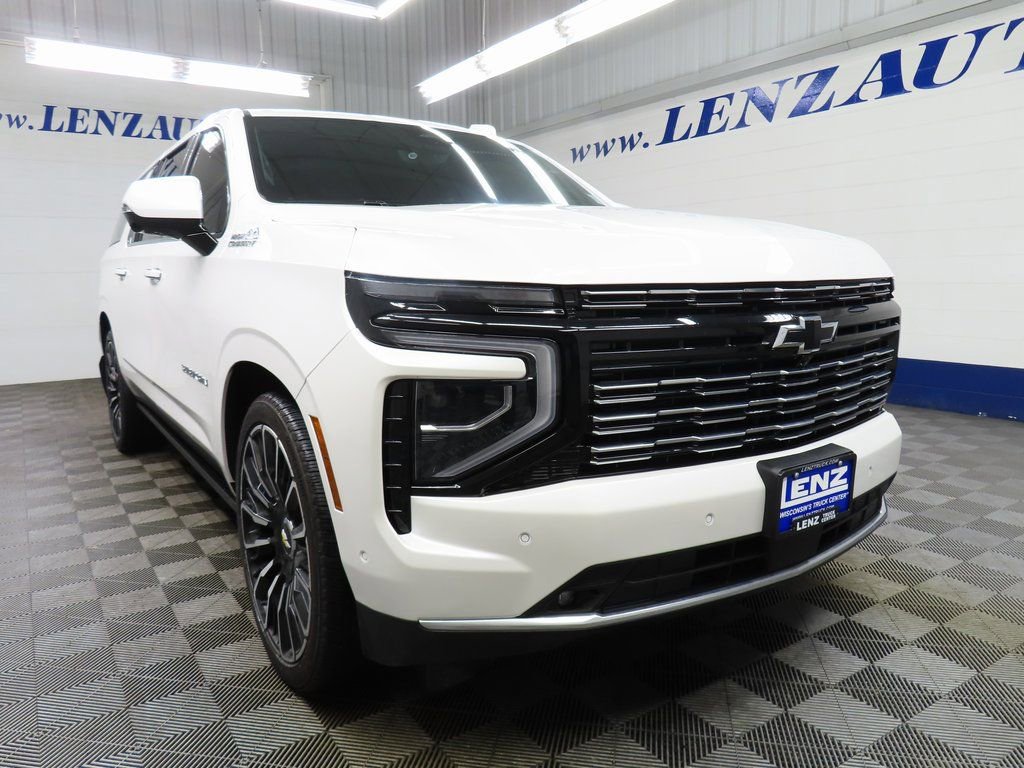 Used 2025 Chevrolet Suburban High Country AWD/4WD video 3
