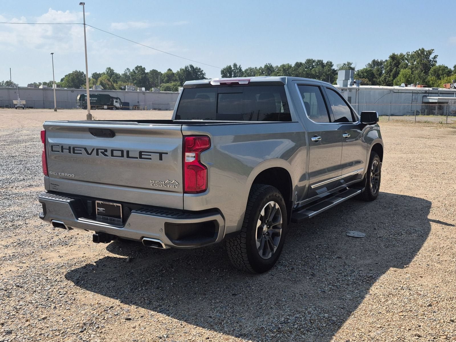 Used 2024 Chevrolet Silverado 1500 High Country w/ Z71 Off-Road Package AWD/4WD image 6