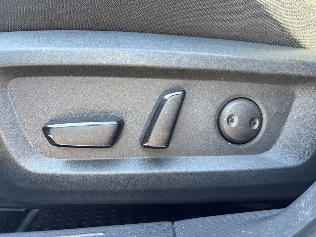 Used 2022 Nissan Rogue SV image 34