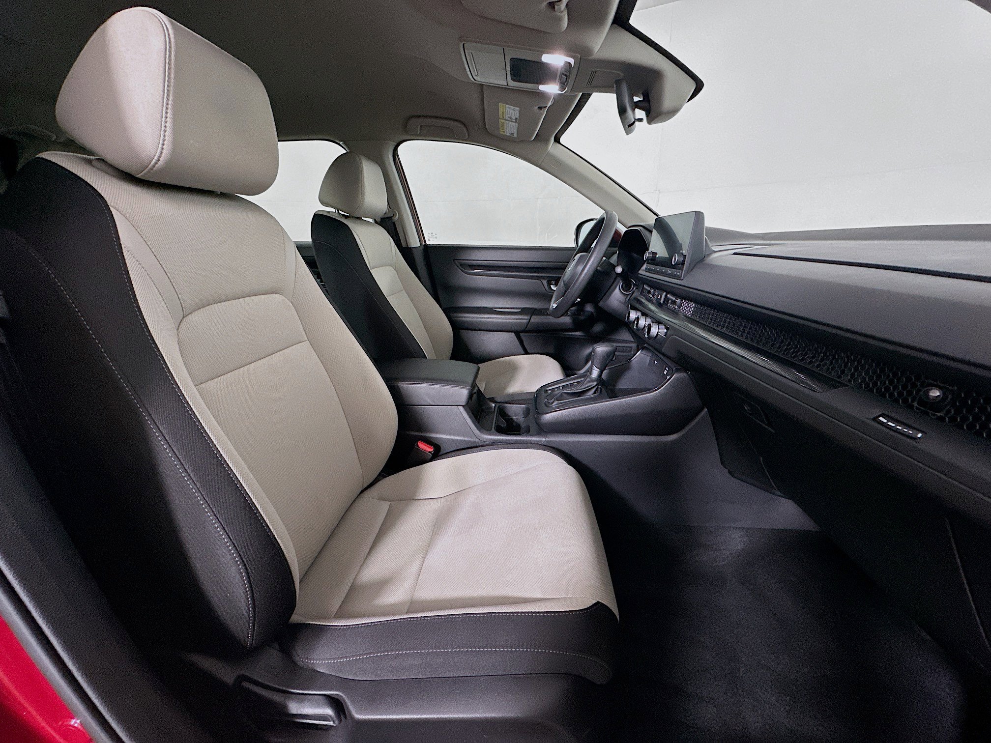 Used 2025 Honda CR-V LX image 29