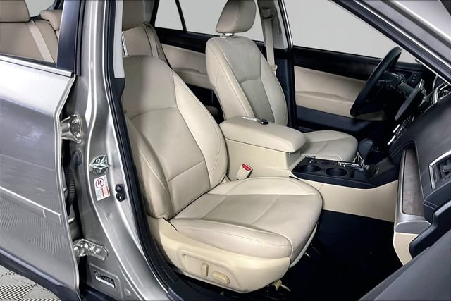 Used 2018 Subaru Outback 2.5i Limited AWD/4WD image 27