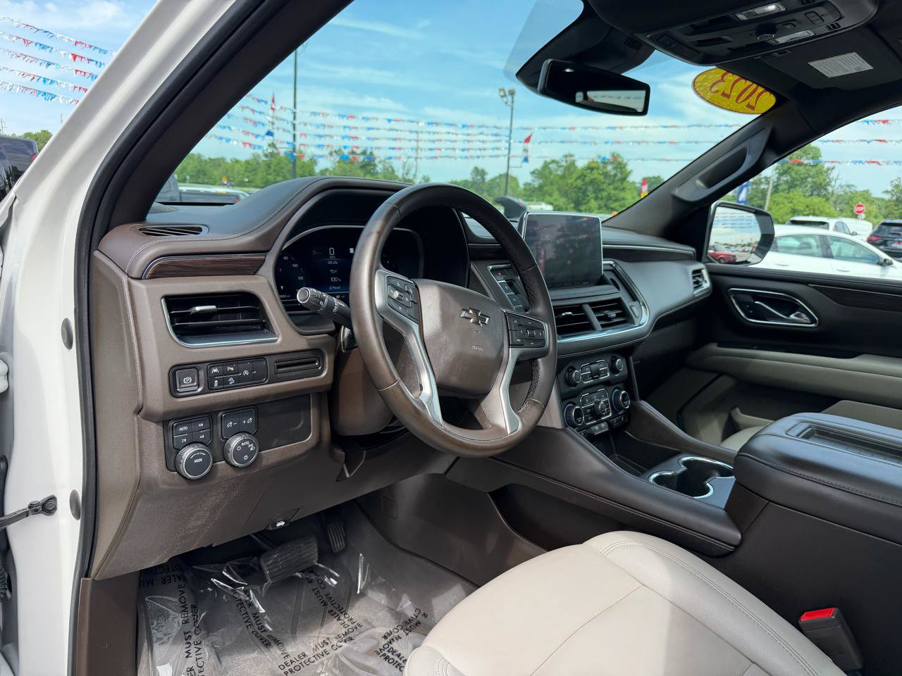 Used 2023 Chevrolet Suburban Z71 AWD/4WD image 14