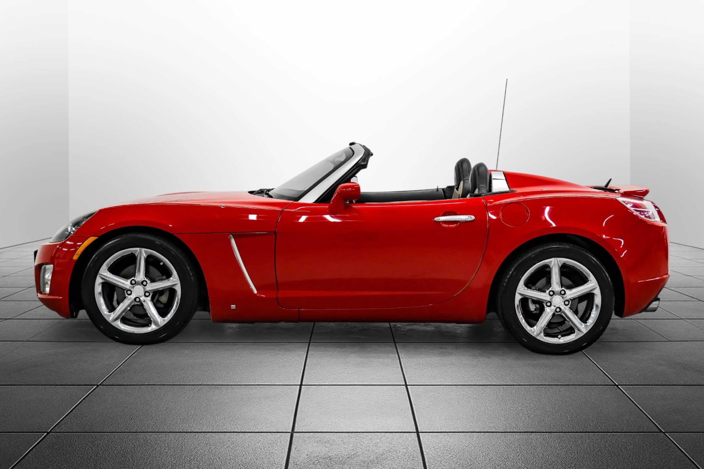 Used 2009 Saturn Sky Red Line RWD image 17