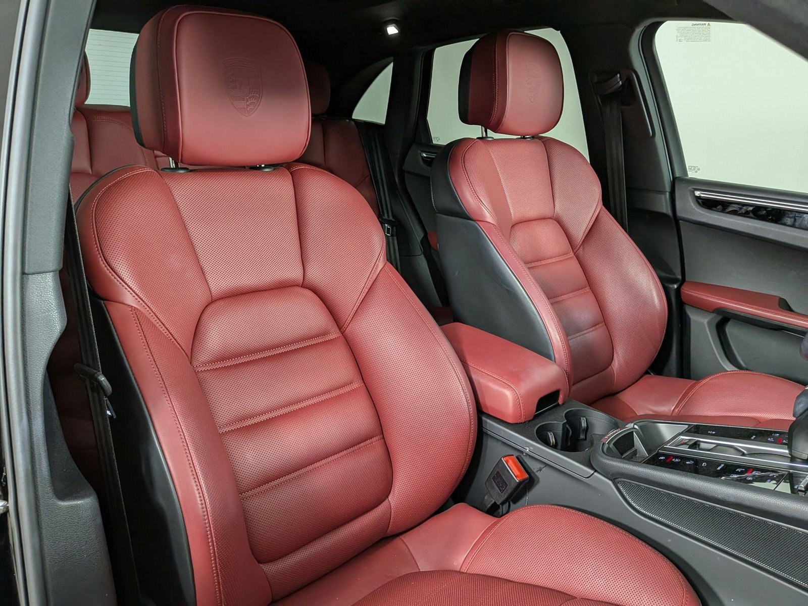 Certified 2023 Porsche Macan AWD/4WD image 23