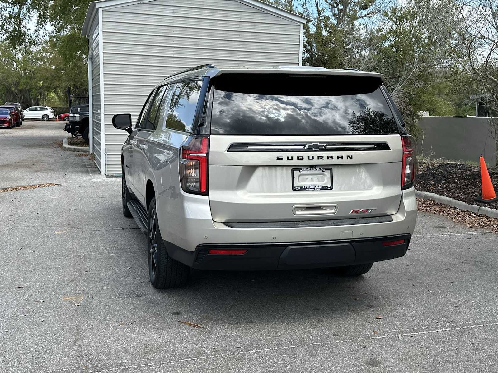 Used 2023 Chevrolet Suburban RST AWD/4WD image 4