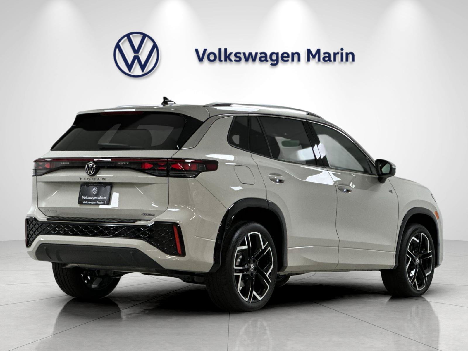New 2026 Volkswagen Tiguan SEL R-Line AWD/4WD image 5