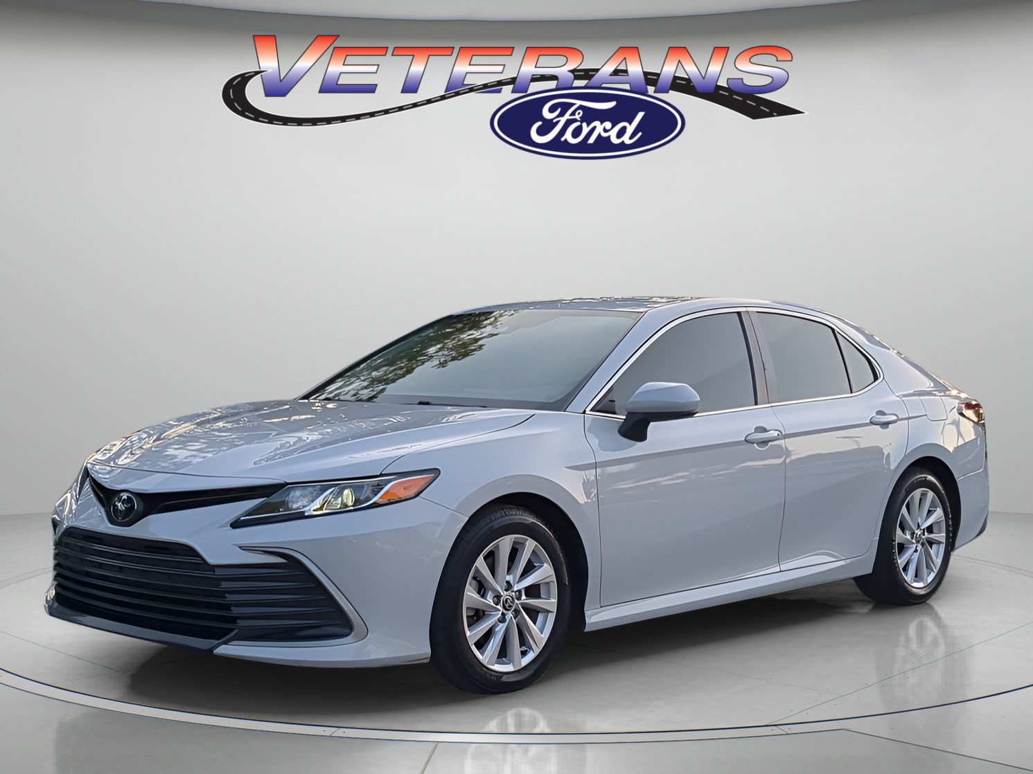 Used 2023 Toyota Camry LE FWD image 1