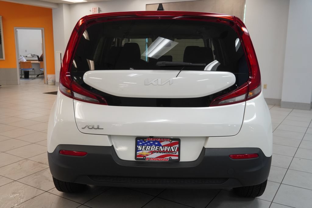 Used 2022 Kia Soul LX FWD image 12