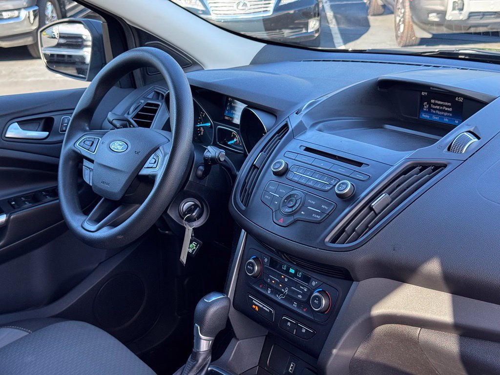 Used 2017 Ford Escape SE w/ SE Cold Weather Package FWD image 6