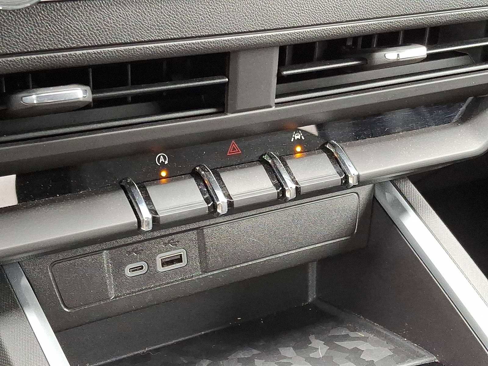 Used 2024 Chevrolet Colorado Trail Boss image 23