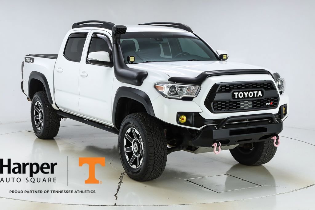 Used 2018 Toyota Tacoma TRD Off-Road image 52