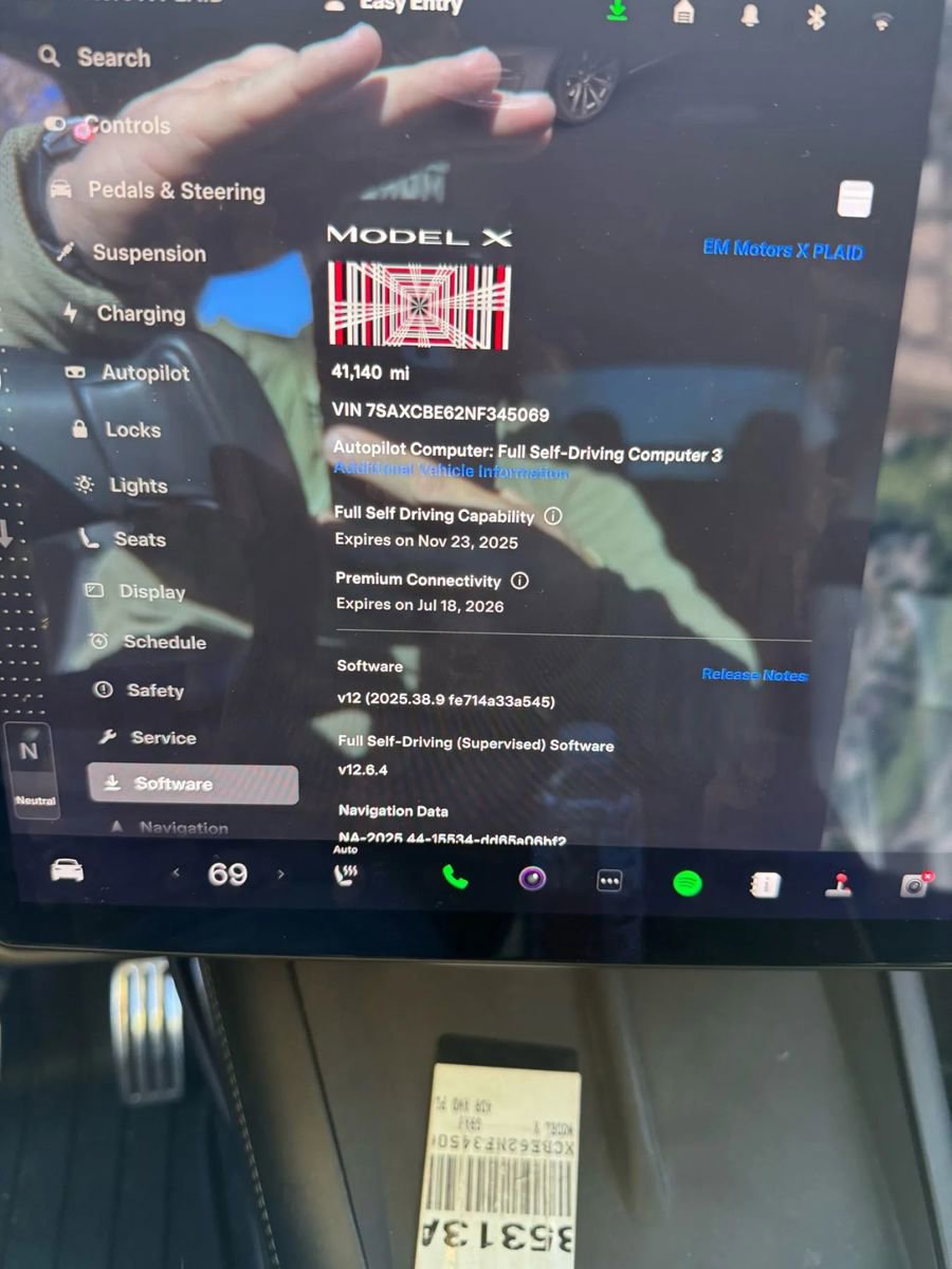 Used 2022 Tesla Model X Plaid image 16