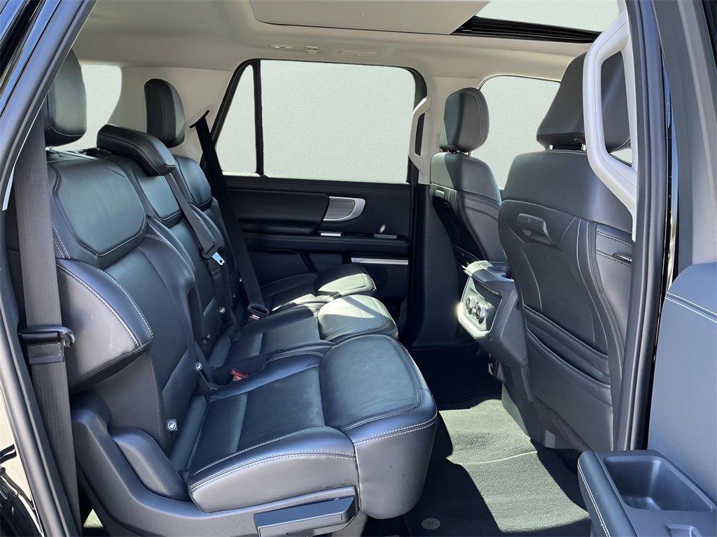 Certified 2025 Ford Expedition Max Platinum image 19