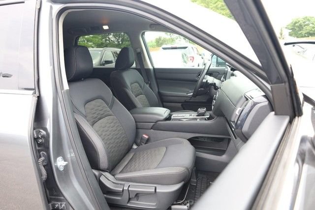 Certified 2025 Nissan Pathfinder SV FWD image 27
