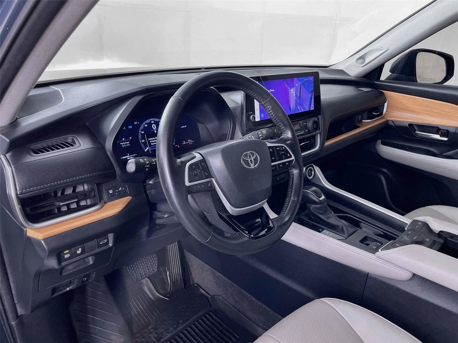 Used 2024 Toyota Grand Highlander AWD image 11