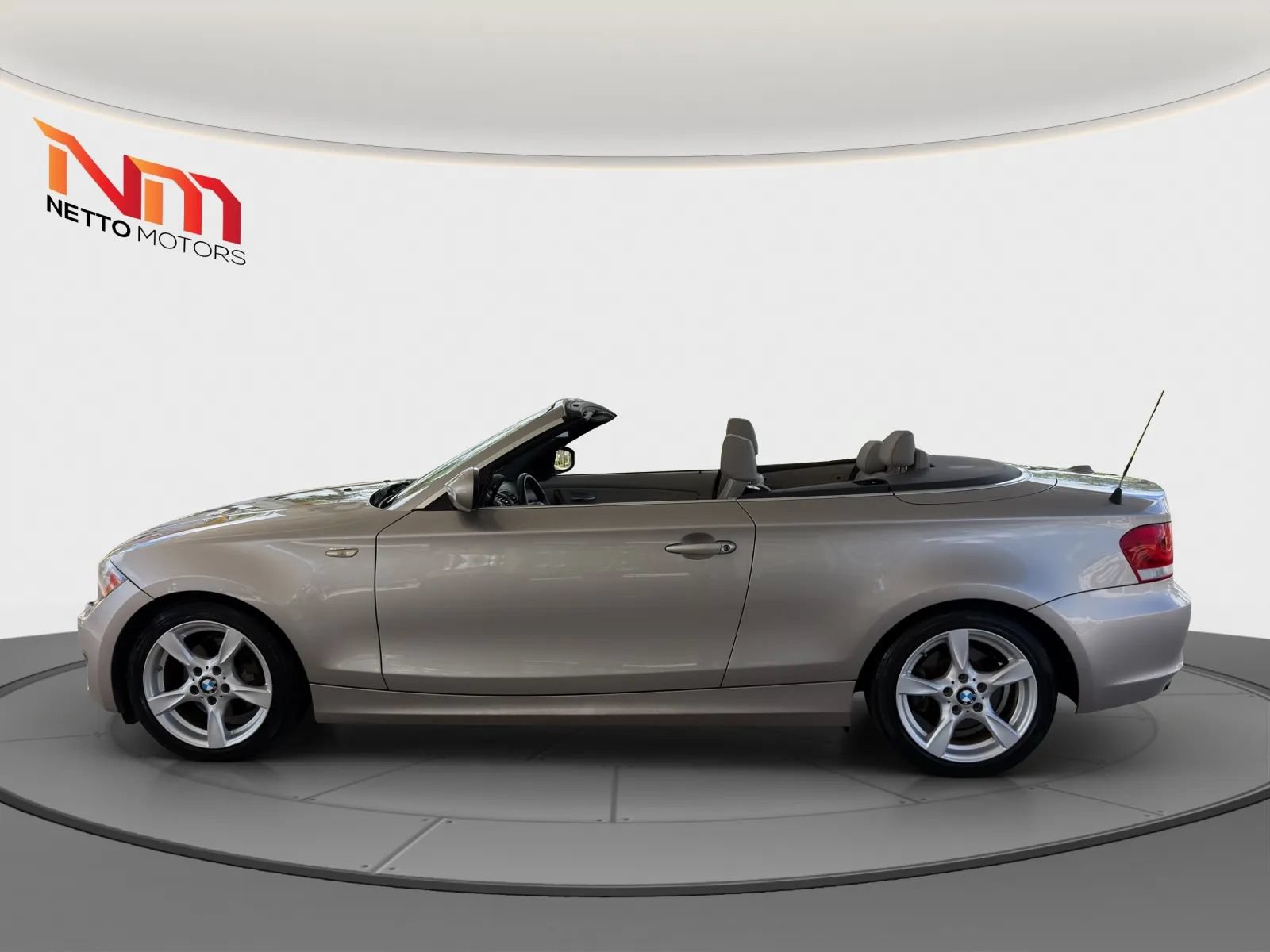 Used 2012 BMW 128i Convertible RWD image 2