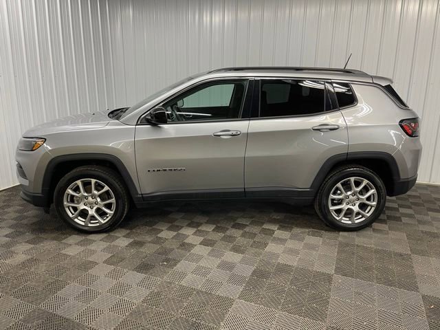Used 2022 Jeep Compass Latitude w/ Sun and Sound Group image 7