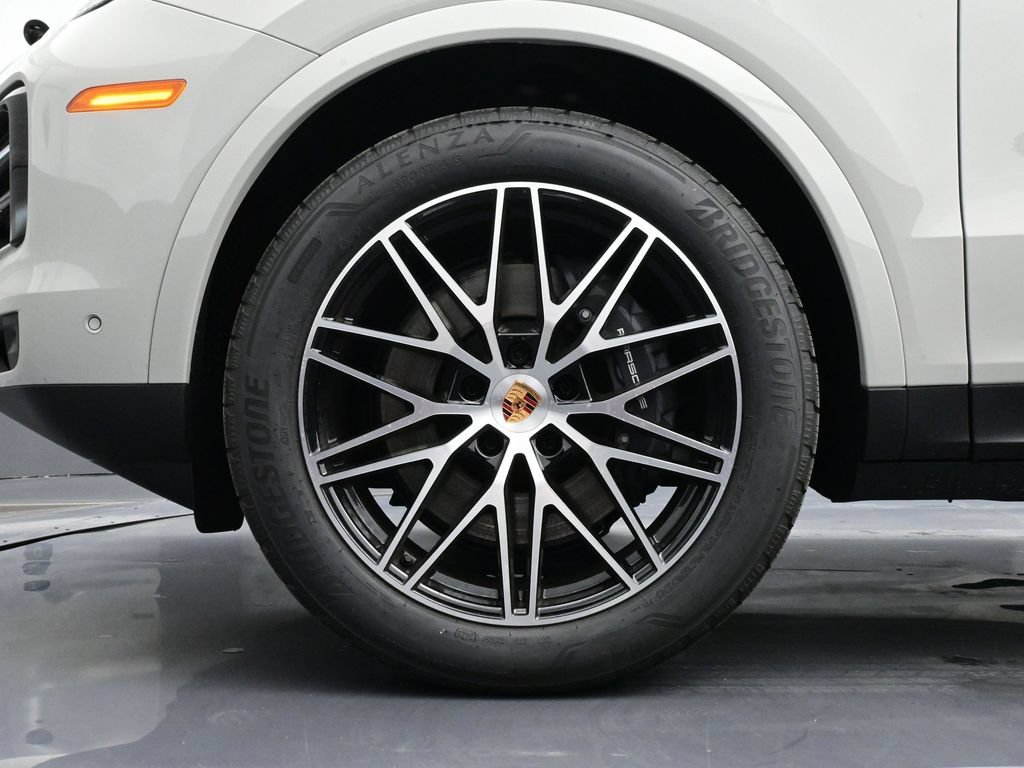 Certified 2026 Porsche Cayenne AWD/4WD image 6