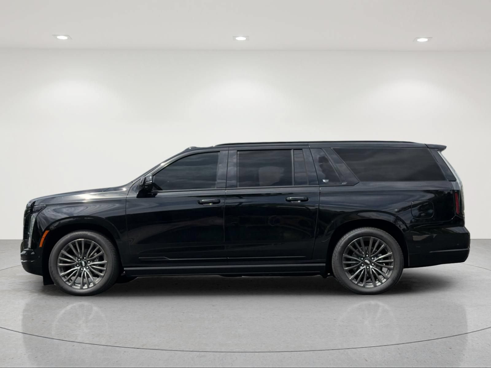 Used 2025 Cadillac Escalade ESV Sport Platinum w/ LPO, Floor Liner Package AWD/4WD image 2