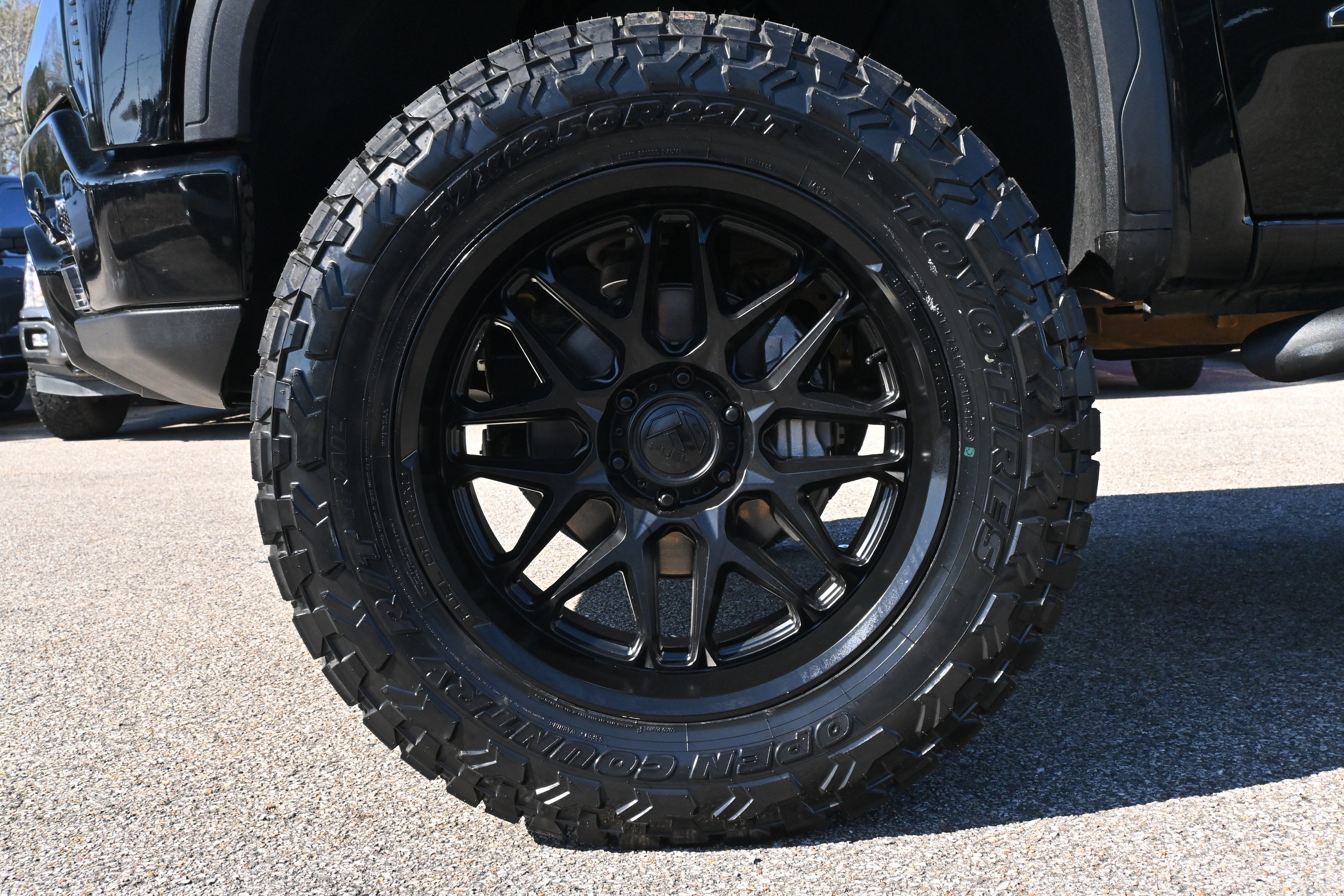 Used 2024 GMC Sierra 1500 AT4 w/ Technology Package image 13