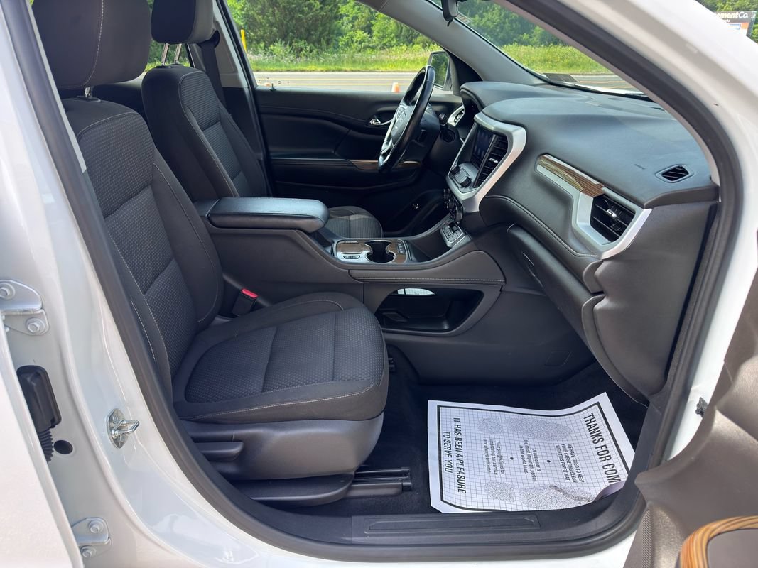 Used 2020 GMC Acadia SLE w/ Driver Convenience Package FWD image 31
