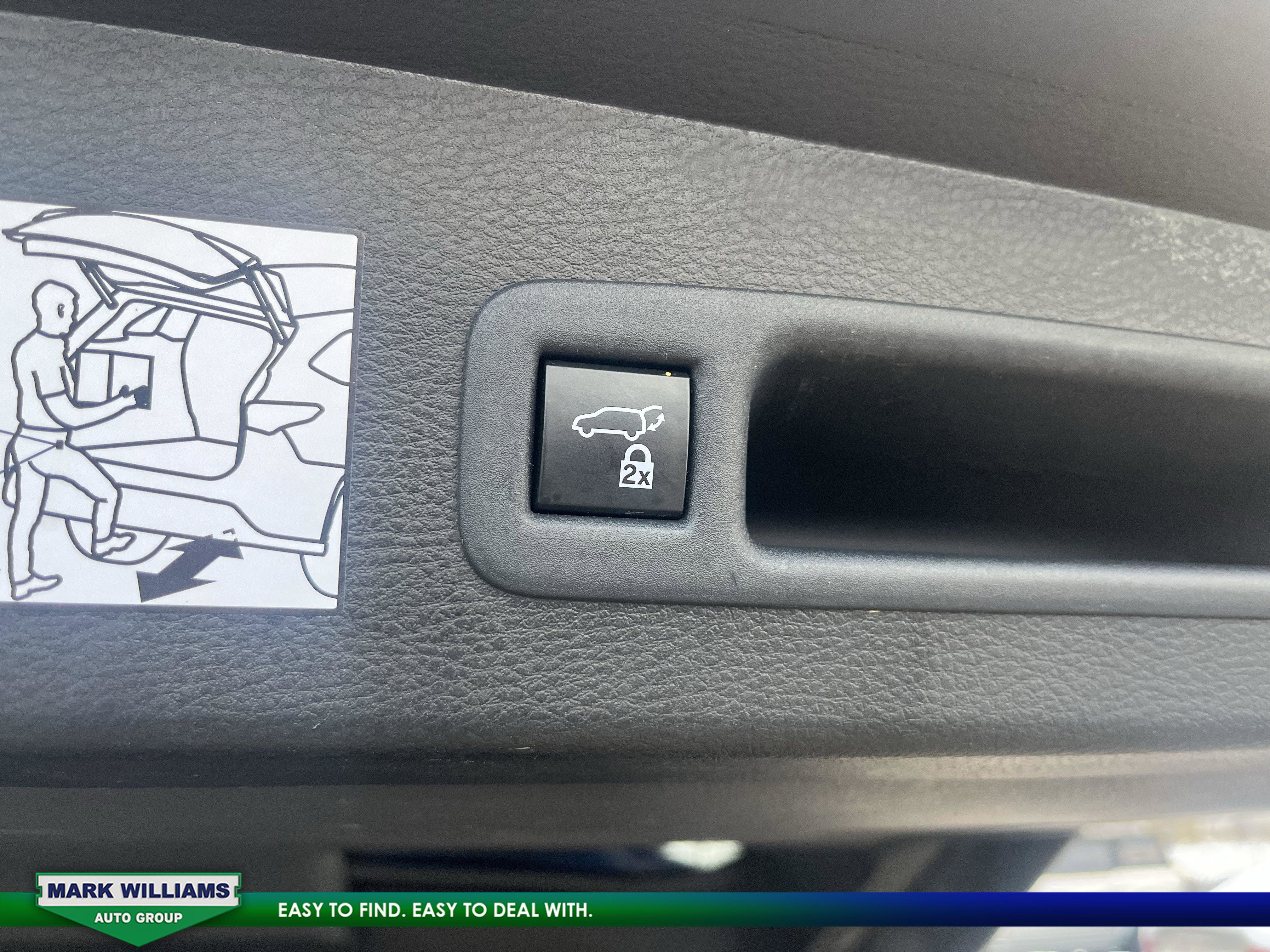 Used 2021 Toyota Sienna XLE image 28