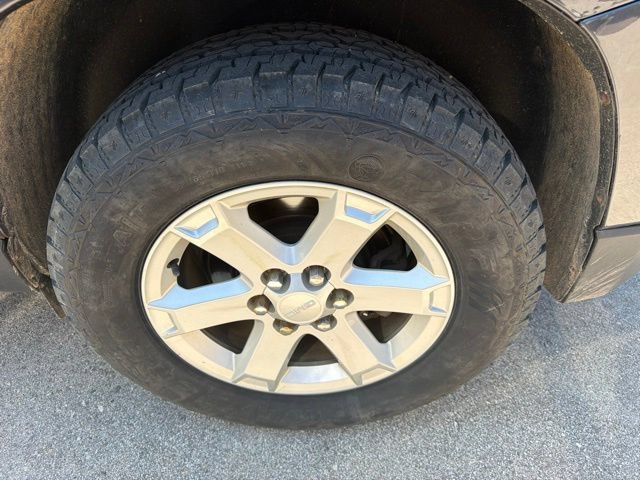 Used 2013 GMC Acadia SLE FWD image 15