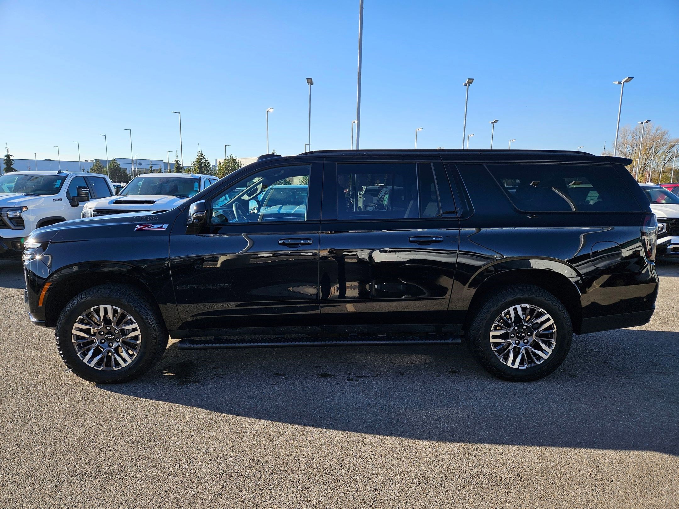 Used 2025 Chevrolet Suburban Z71 w/ Comfort Package image 7