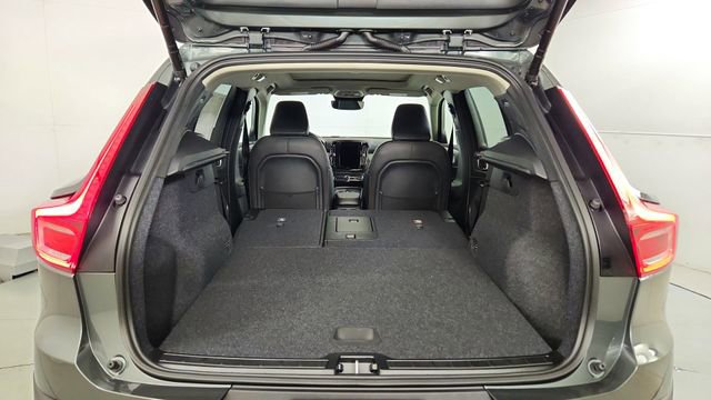 New 2026 Volvo XC40 B5 Core AWD/4WD image 39